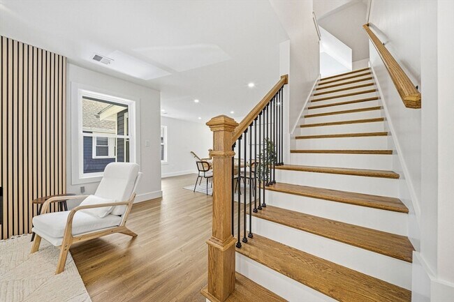 Building Photo - 54 Rangeley Rd