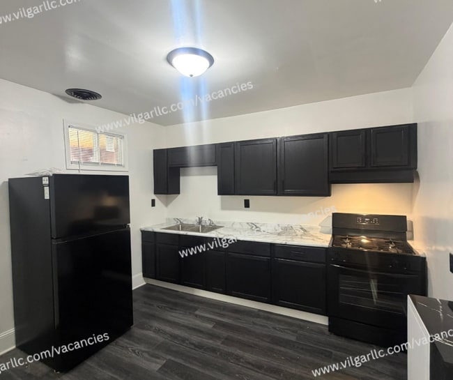 Building Photo - 1323 121st St