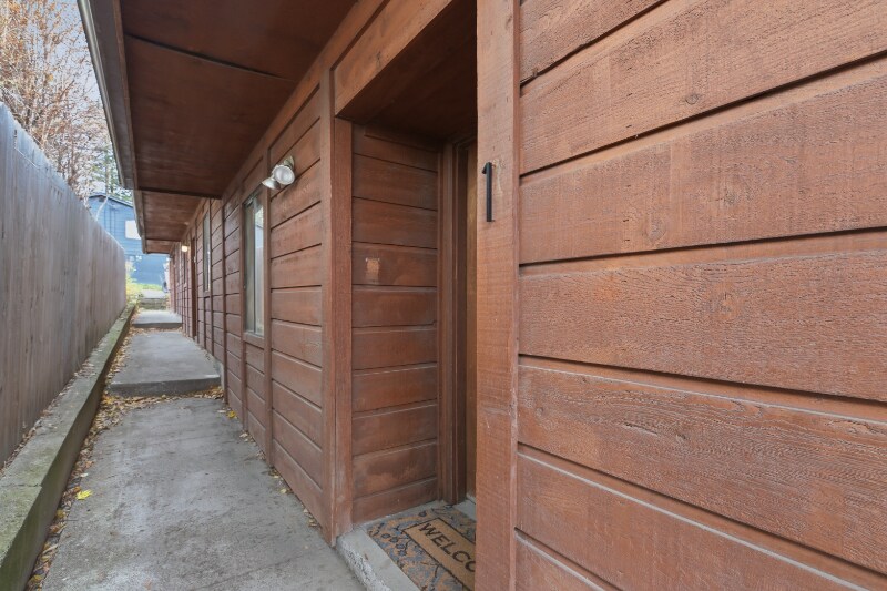 Building Photo - 1008 S Harrison St