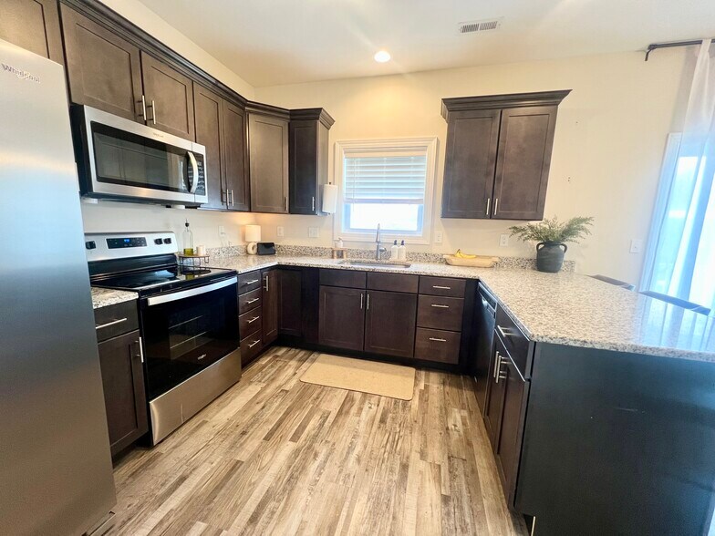 Building Photo - 309 Pasture Ln