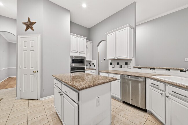 Building Photo - 23734 Indian Hills Way