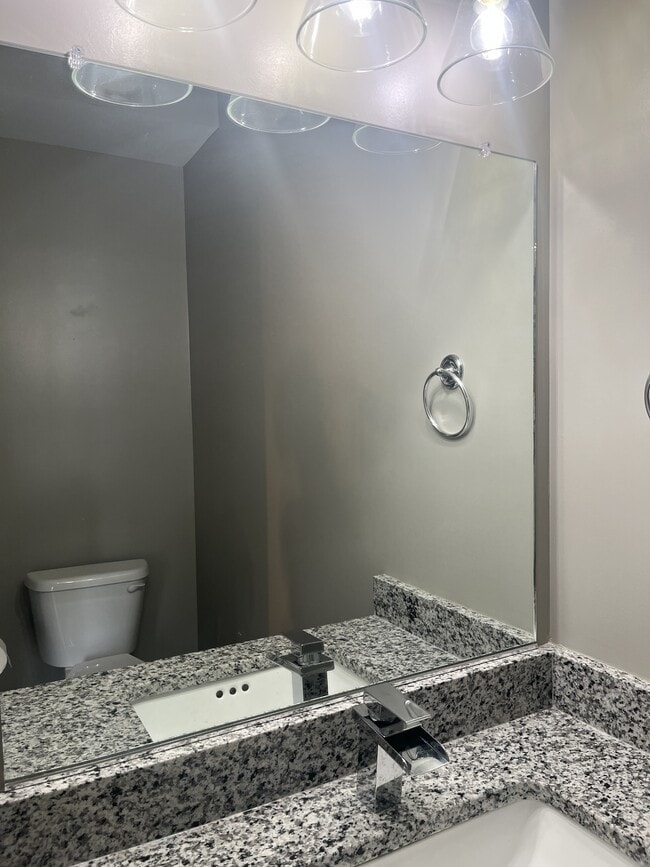 Building Photo - 77 Emanuel Ct