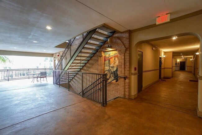 Building Photo - Fully Furnished Sugar Land Town Square Condo – Some Utilities Included