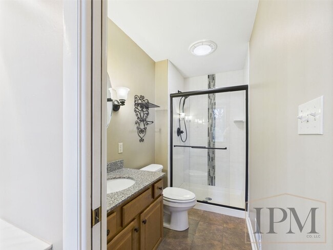 Building Photo - Fabulous 4 bedroom! York Suburban school d...