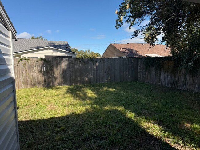 Building Photo - Duplex