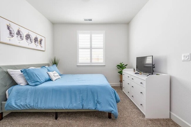 Building Photo - Exquisite 3/2.5 + Inlaw Quarters!  ELK GRO...
