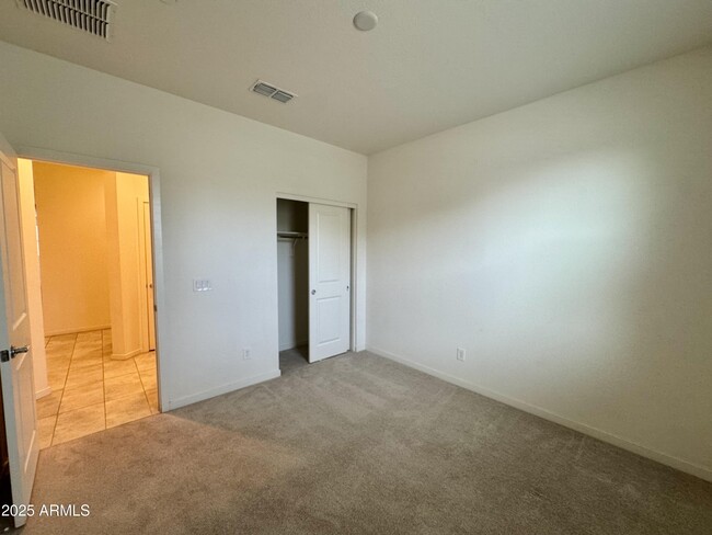 Building Photo - 21415 W Holly St