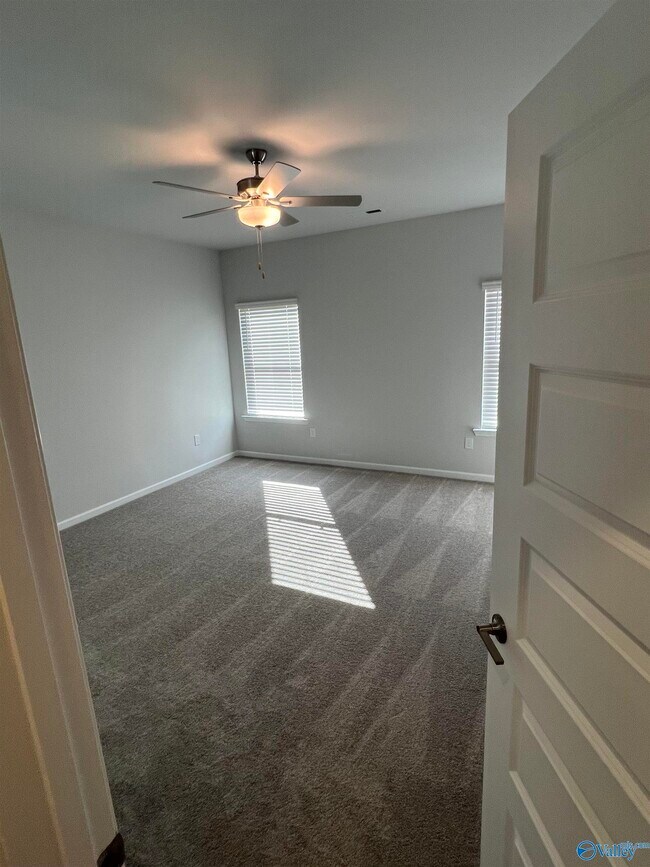 Building Photo - 184 Little Britain St