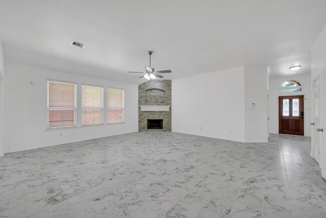 Building Photo - 16419 Dover Mills Dr