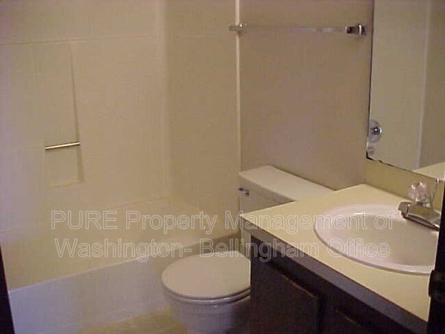 Building Photo - 808 21st St