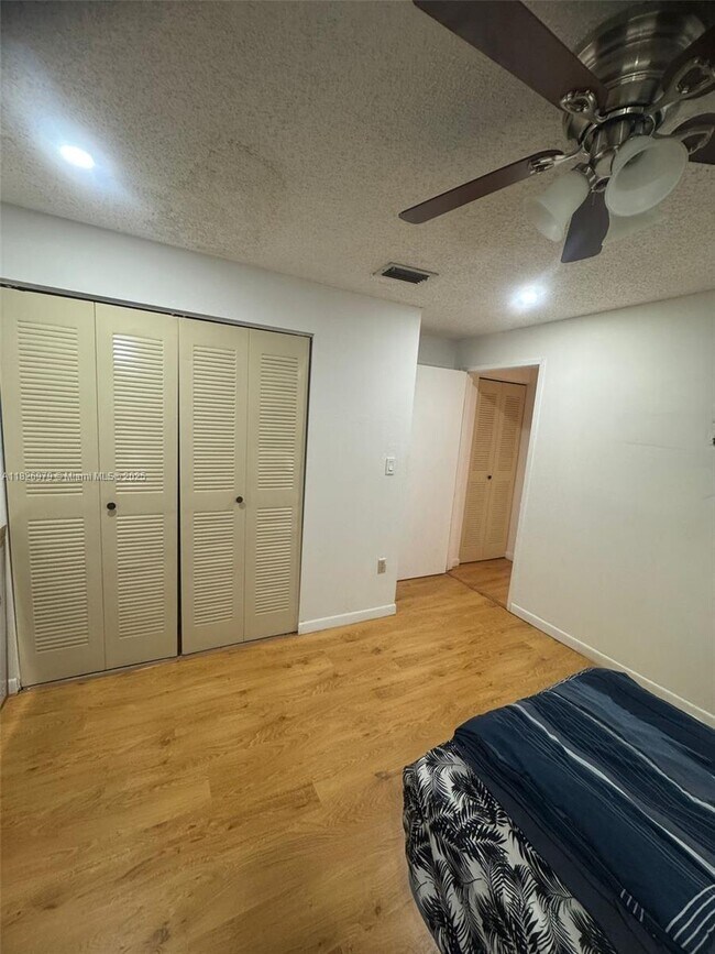 Building Photo - 8270 SW 149th Ct