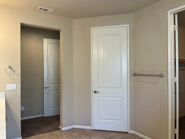 Building Photo - 3 bedroom 2 bathroom Home available in 55+...