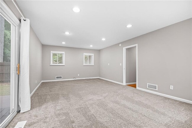 Building Photo - 2179 Beech Valley Dr