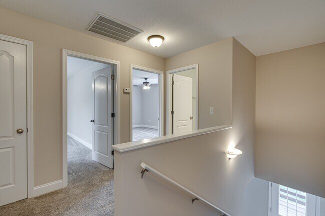 Building Photo - 3BR 2BA