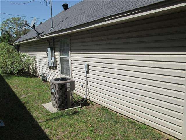 Building Photo - 629 S Barnett Springs St