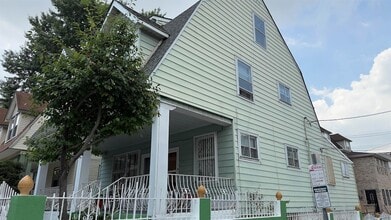 Building Photo - 2521 John F. Kennedy Blvd