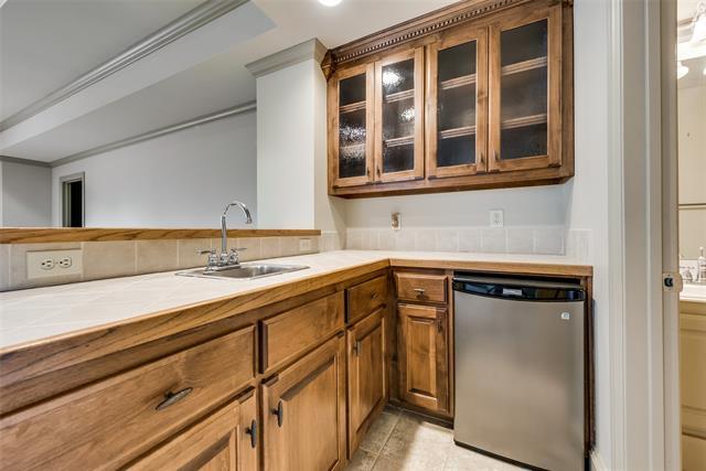 Building Photo - 2207 Kings Pass