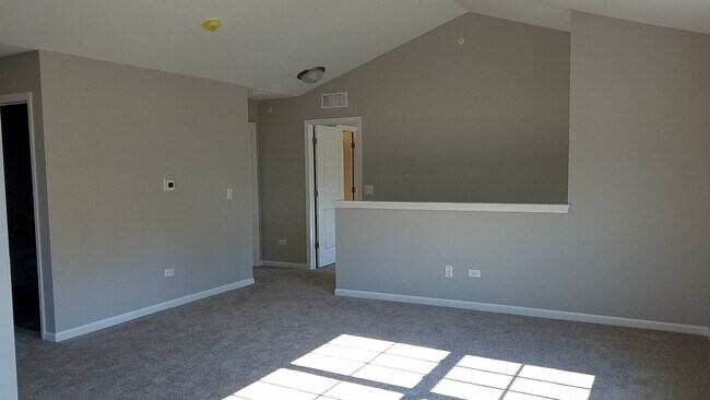 Building Photo - 2Br/2Ba Rental Home - Second Floor Emery Oak