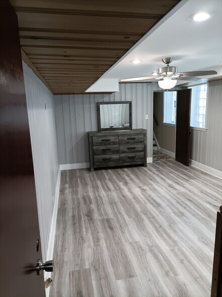 Building Photo - 8227 S Chappel Ave