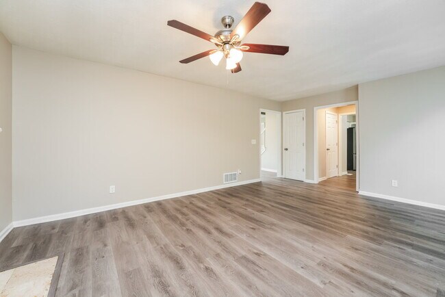 Building Photo - 1484 Yorktown Dr NW