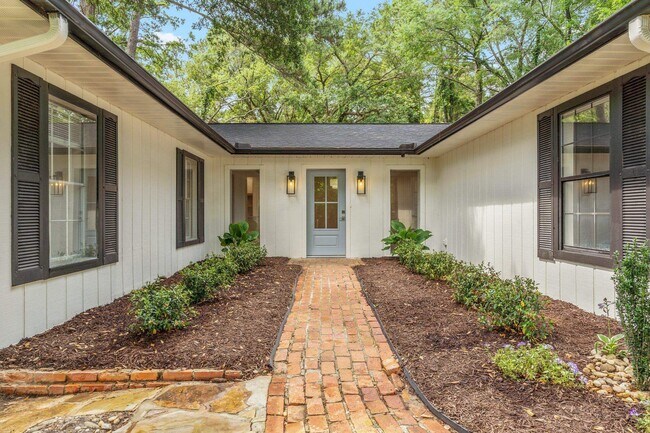 Building Photo - 3333 Meadow Hill Rd
