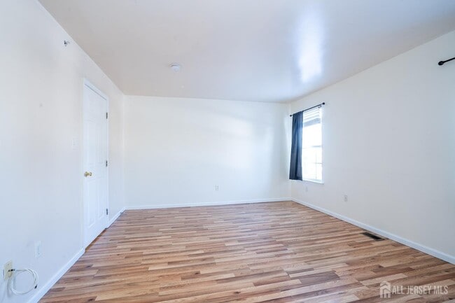 Building Photo - 1603 Blossom Cir