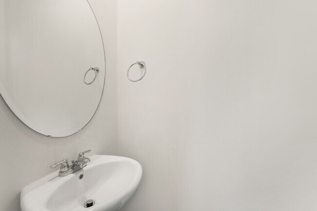 Building Photo - 12927 Trail