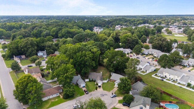 Building Photo - 609 Maxwood Ct