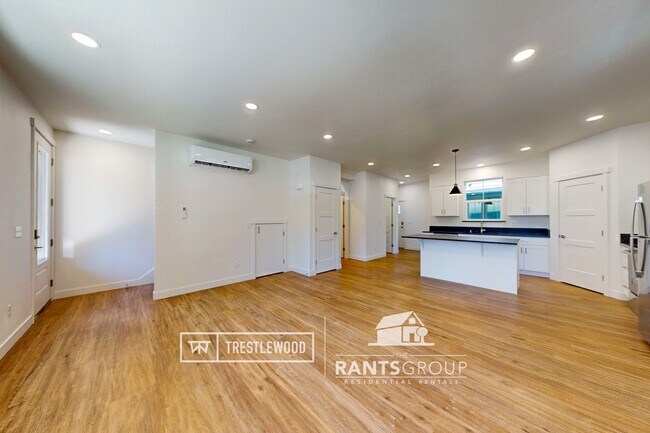 Building Photo - Brand New! Modern Home in Trestlewood – Wh...