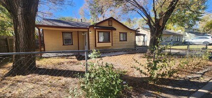 Building Photo - Spacious 2 bedroom and 1 Bath home in Sout...