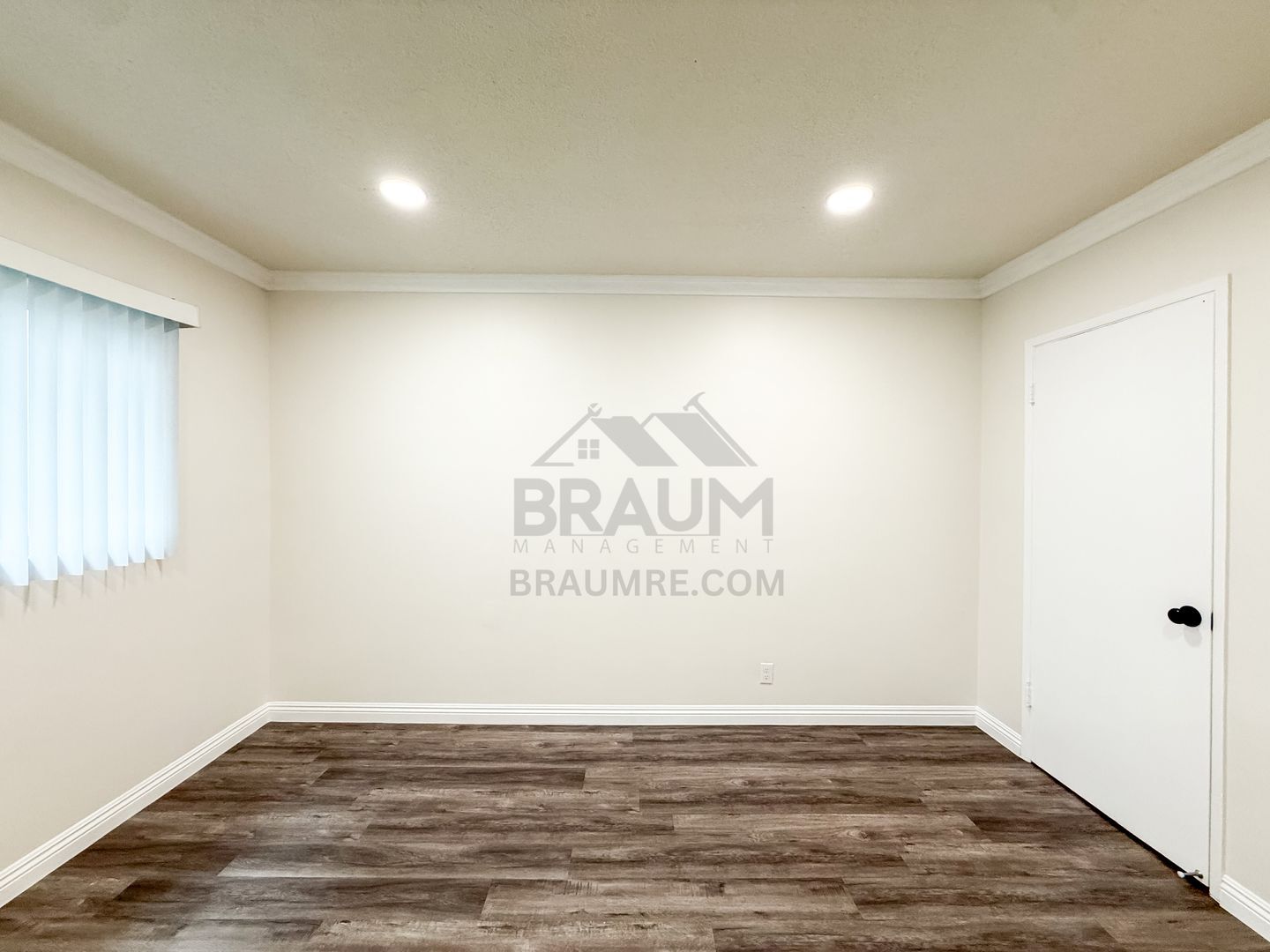 Building Photo - 5917 Laurel Canyon Blvd