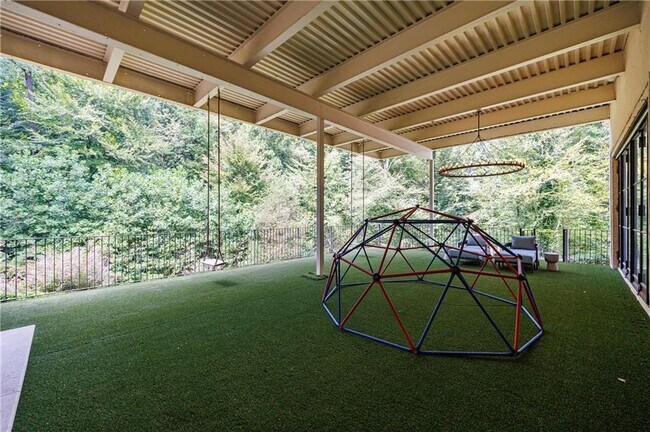 Building Photo - 3570 Knollwood Dr NW