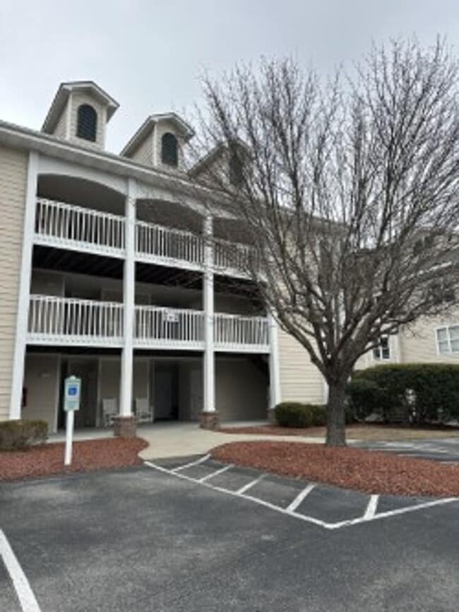 Building Photo - FULLY FURNISHED EFFICIENCY SUITE AVAILABLE