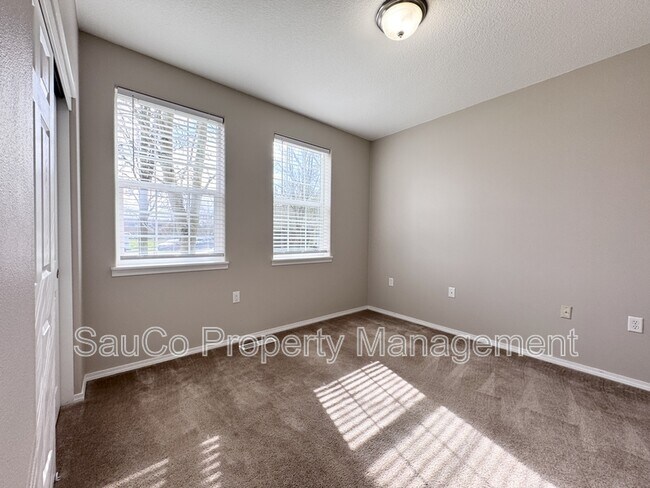 Building Photo - 3491 SE Pepperwood Way