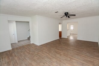 Building Photo - 20335 Fieldtree Dr