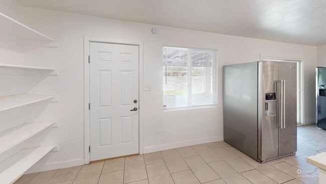 Building Photo - 1408 E Orange St.