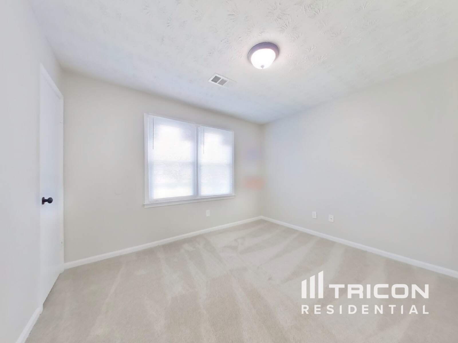 Building Photo - 55 6th Ave