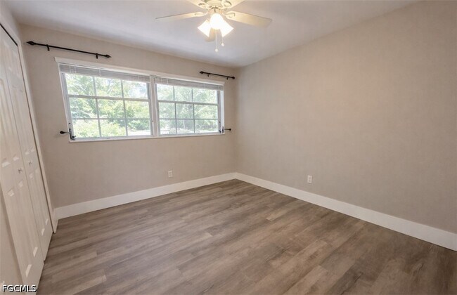 Building Photo - 228 SE 43rd Terrace