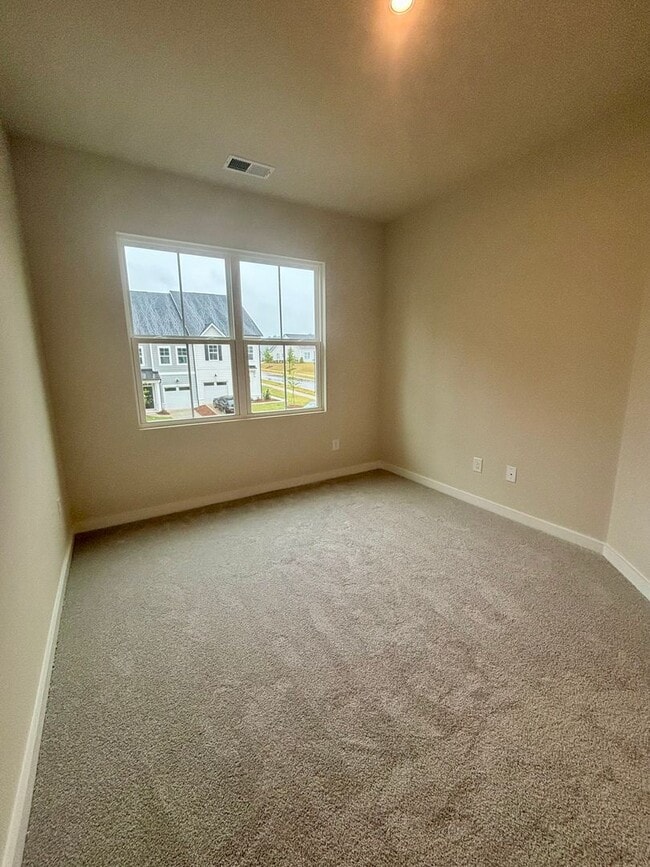 Building Photo - Beautiful, New Construction Townhouse in Griffith Lakes