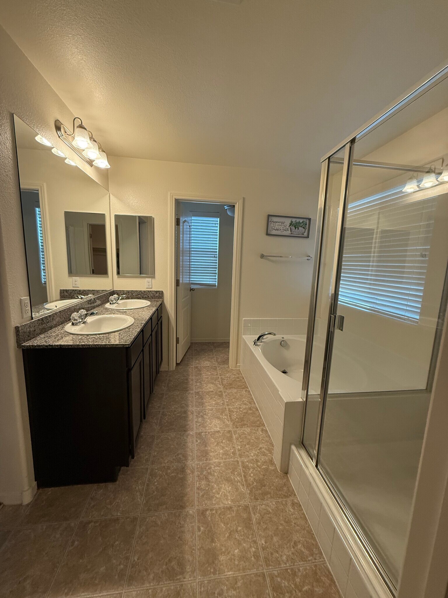 Building Photo - 7468 Morisset Ave