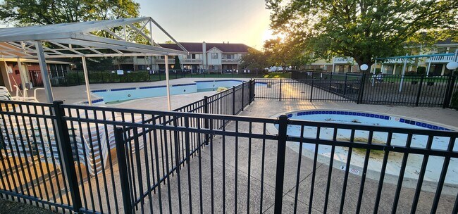 Building Photo - 735 Plum Tree Ct