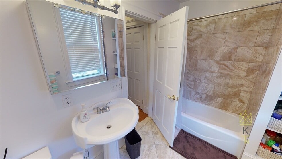 Building Photo - 210 Winthrop Rd