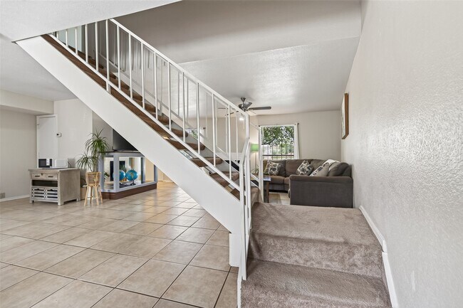 Building Photo - 3303 W Greenridge Dr