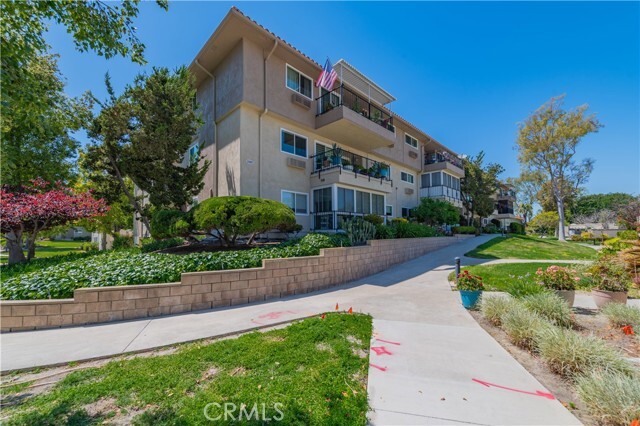 Building Photo - 2381 Via Mariposa W