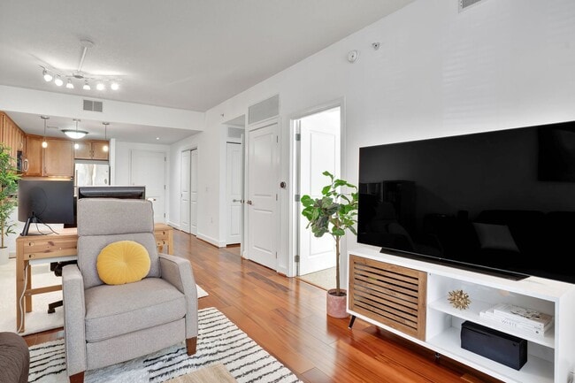 Building Photo - Luxury Living in the Heart of Ballston