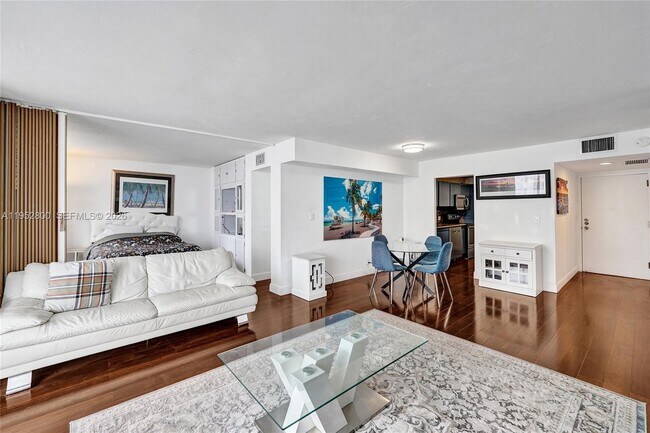 Building Photo - 2201 S Ocean Dr