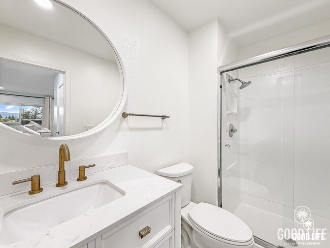 Building Photo - Great 2B/2BA Condo in Carmel Mountain Ranch w/ Community Pool, W/D, & Reserved Parking!