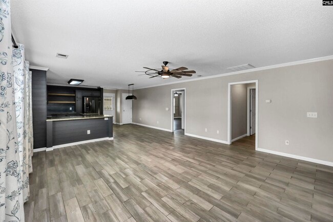 Building Photo - 331 Bracken Dr