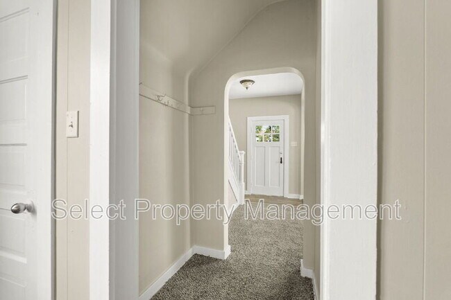 Building Photo - 3712 S Anthony Blvd