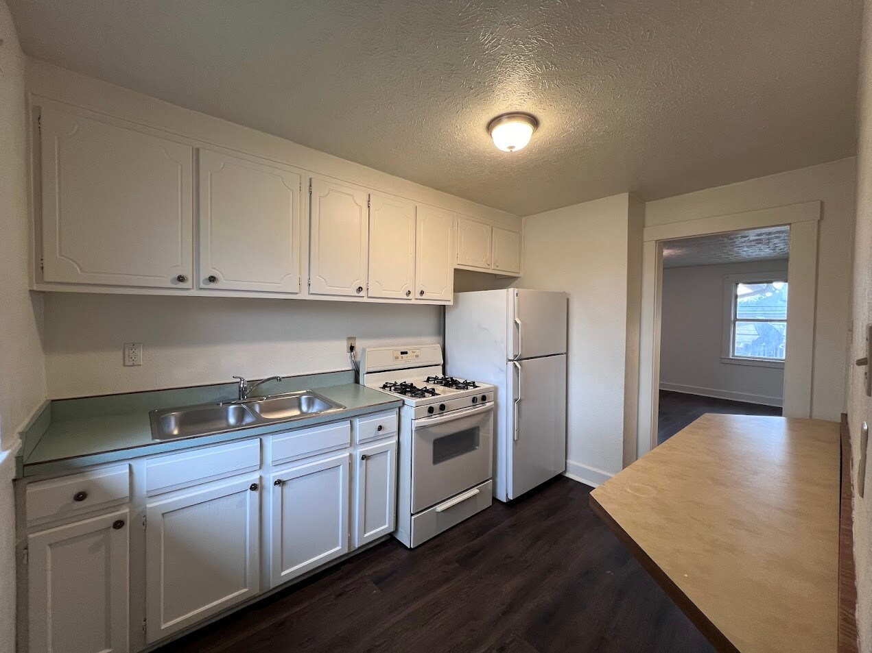 Building Photo - 610 Short St